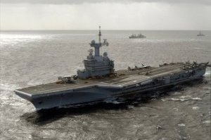 Топ-10: Самые крупные военные корабли в мире